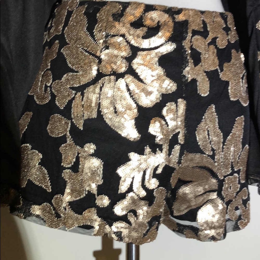 Sequin 2-piece Shorts Suit - Picture 9 of 16